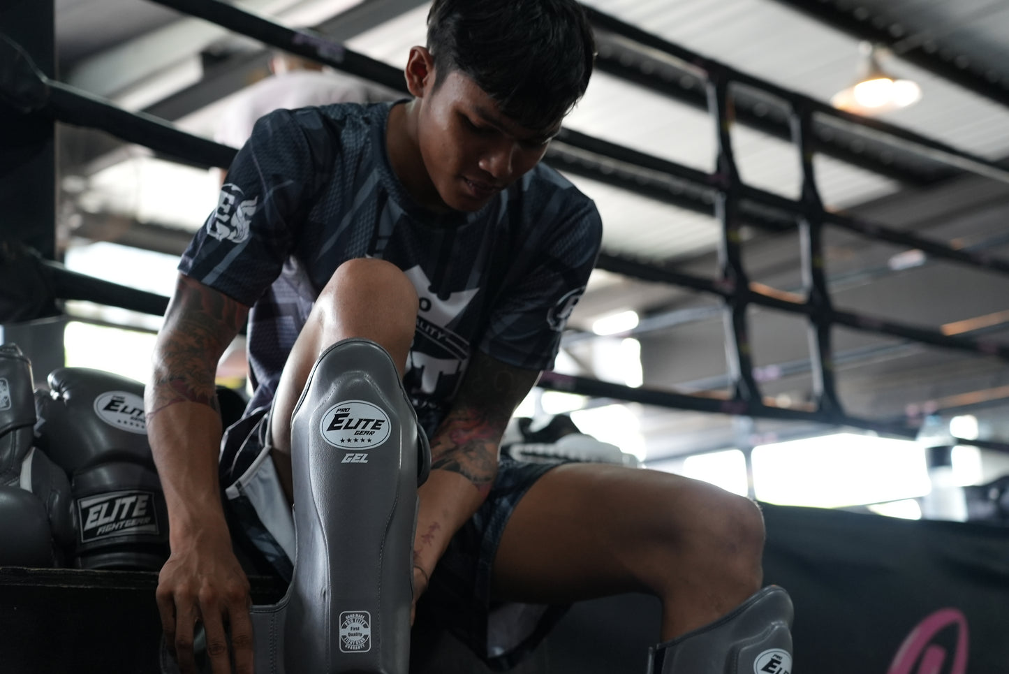 Gel Tech Shin Guard Grey