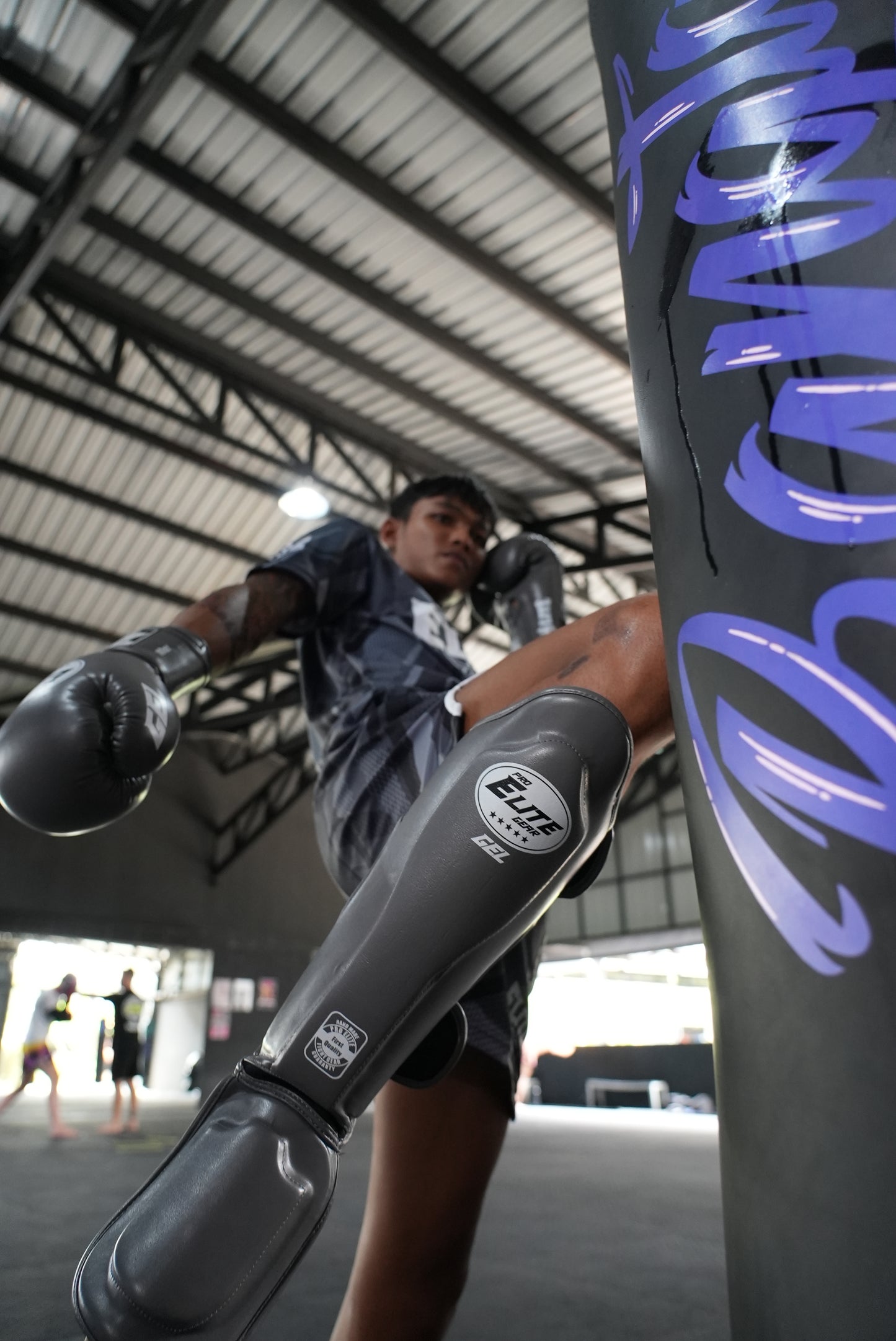 Gel Tech Shin Guard Grey